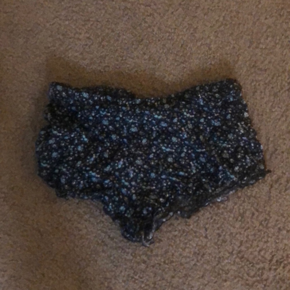 Cute flower short shorts